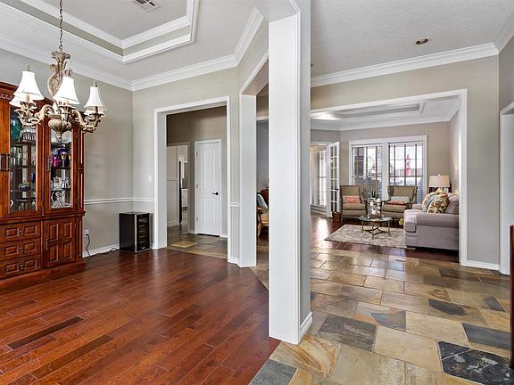 3rd image of 6225 Gracemount Ln