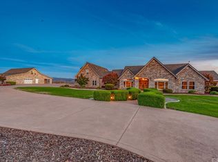 10444 Doe Mill Rd, Forest Ranch, CA 95942