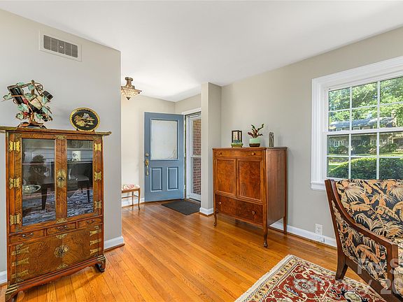 4th image of 111 Gracelyn Rd