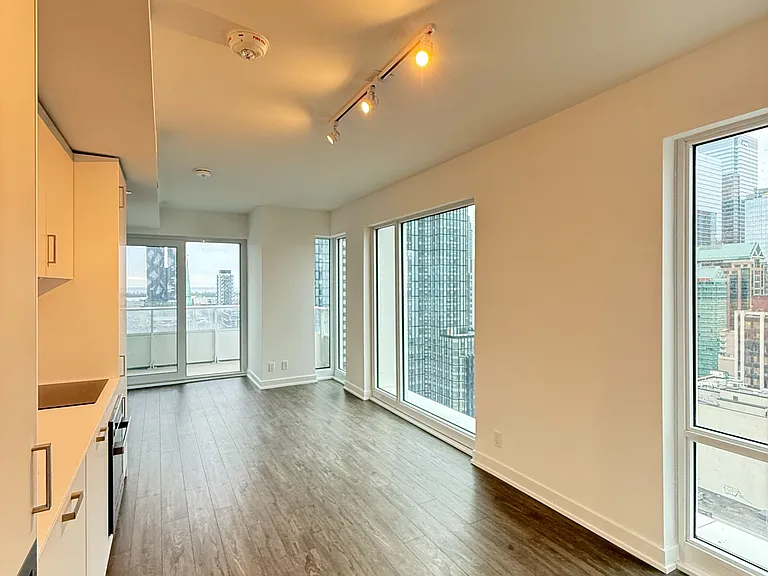 88 Queen St E #2110 — Photo 3