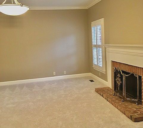 3rd image of 1603 Cambridge Dr