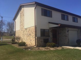 1141 Vogt Dr APT 1, West Bend, WI 53095