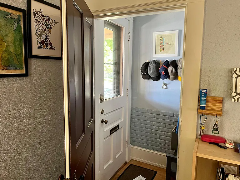 2732 N Fratney St — Photo 3