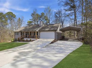 420 Stoneview Dr, Hoschton, GA 30548