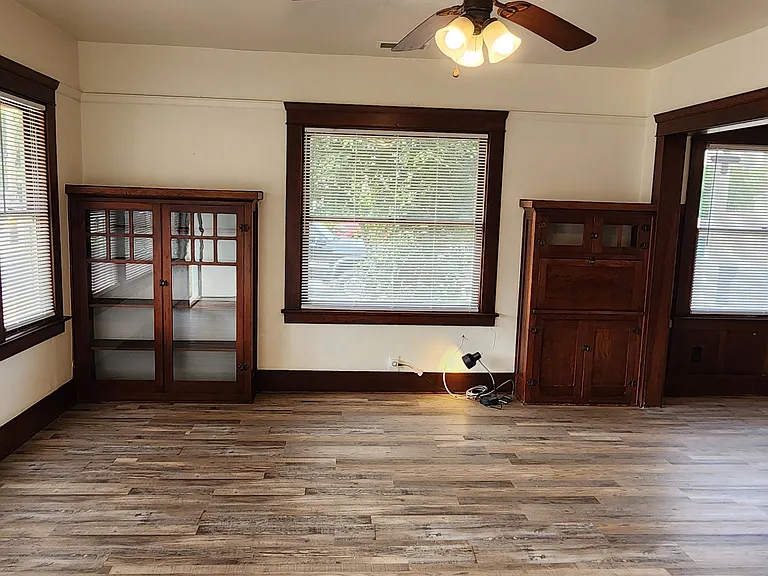 401 N Cherry St — Photo 8