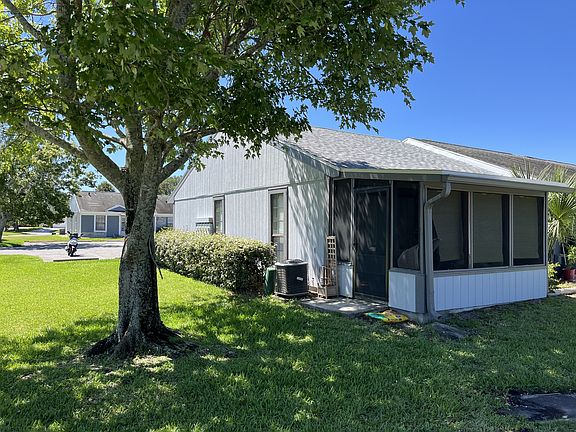 4th image of 1138 Fairvilla Dr