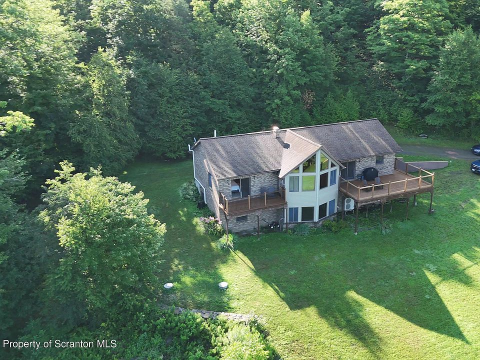 1st image of 325 Lyon Rd