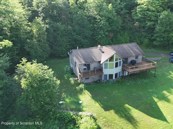 325 Lyon Rd, Hallstead, PA 18822