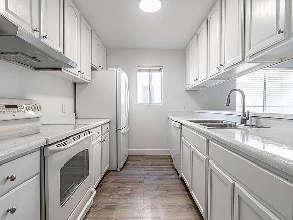 4th image of 17851 N 40th St #101A