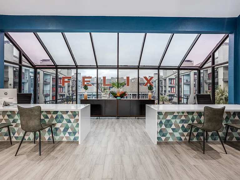 Felix Apartments — Photo 18