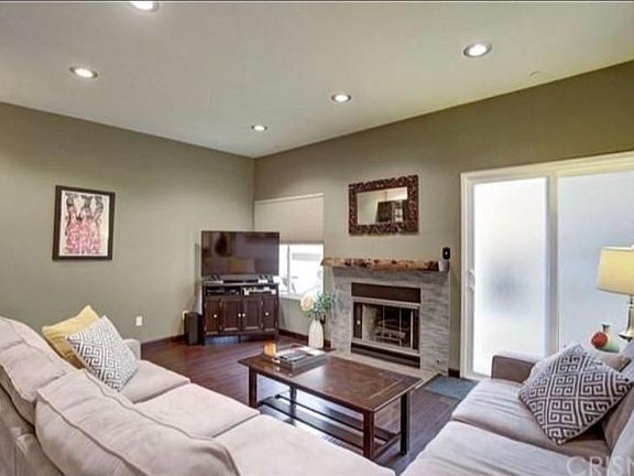 2nd image of 5420 Sylmar Ave APT 102