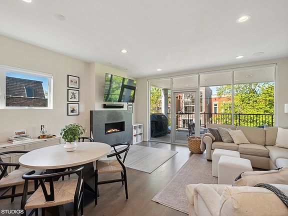 5th image of 1057 N Paulina St #3