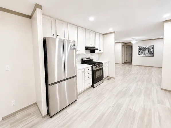 4000 E 134th St #1002, Chicago, IL 60633