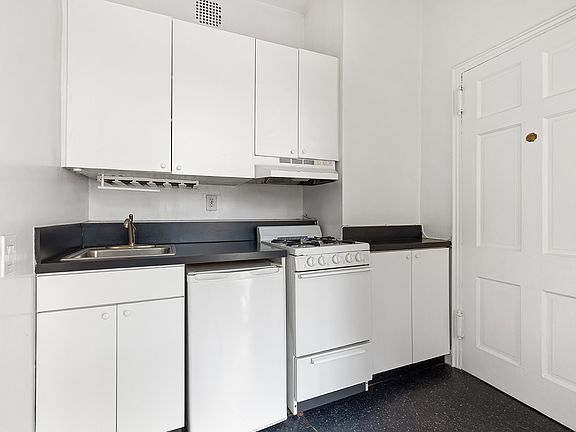 5th image of 296 Henry St APT 3