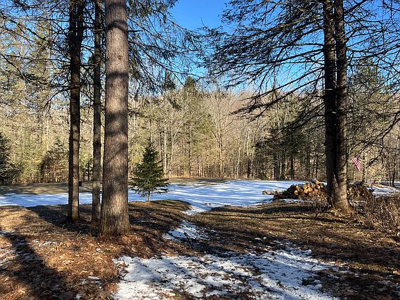 3rd image of 325 Lafaver Rd #1