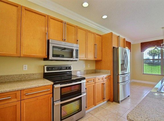 3rd image of 11192 SW Kingslake Cir