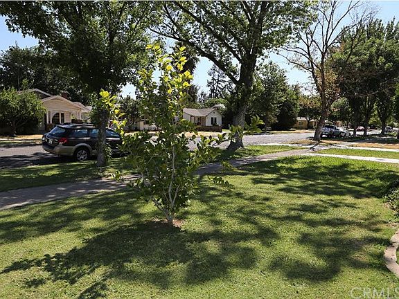 3rd image of 136 W 25th St