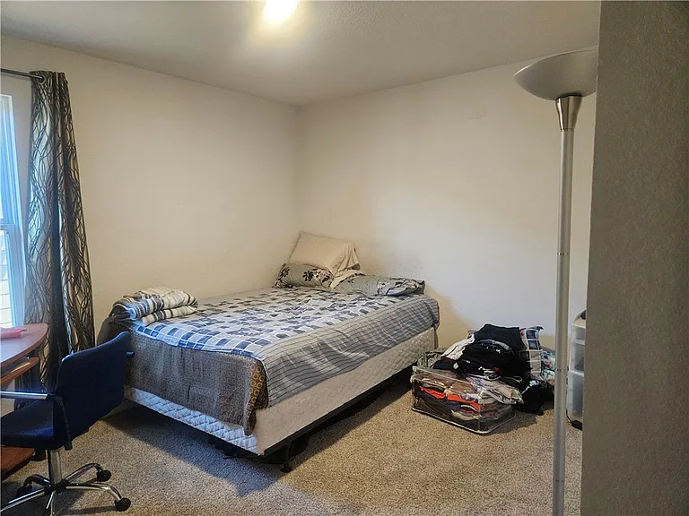 960 Lady Bird Ln — Photo 6