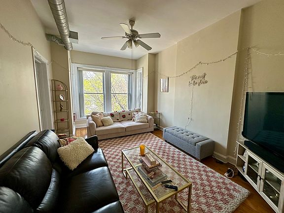 2nd image of 723-725 W Wrightwood Ave #723-3