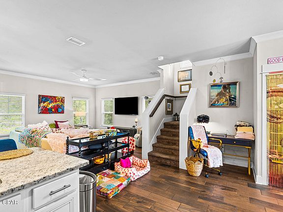 5th image of 186 Montclair Ave