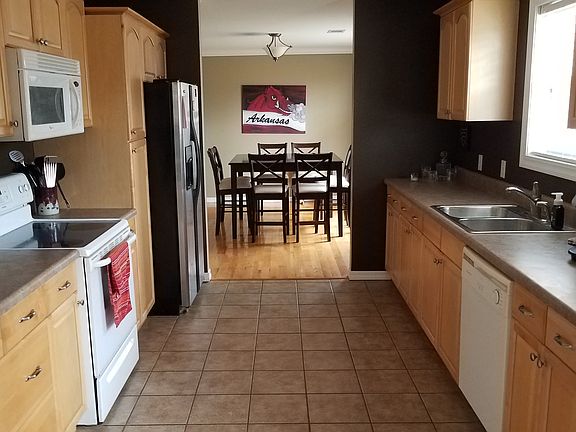 5th image of 110 Walnut Heights Dr