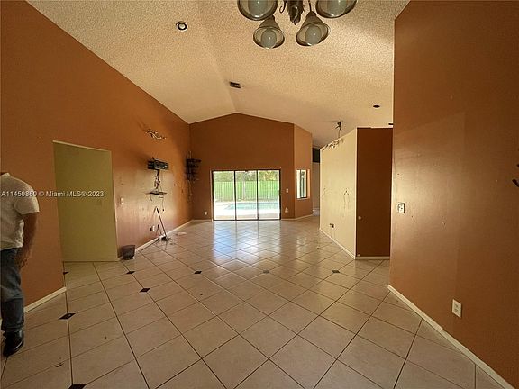 4th image of 7350 NW 52nd Ct
