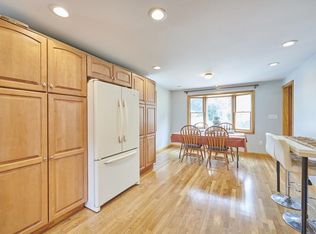 24 Skelton Rd, Burlington, MA 01803