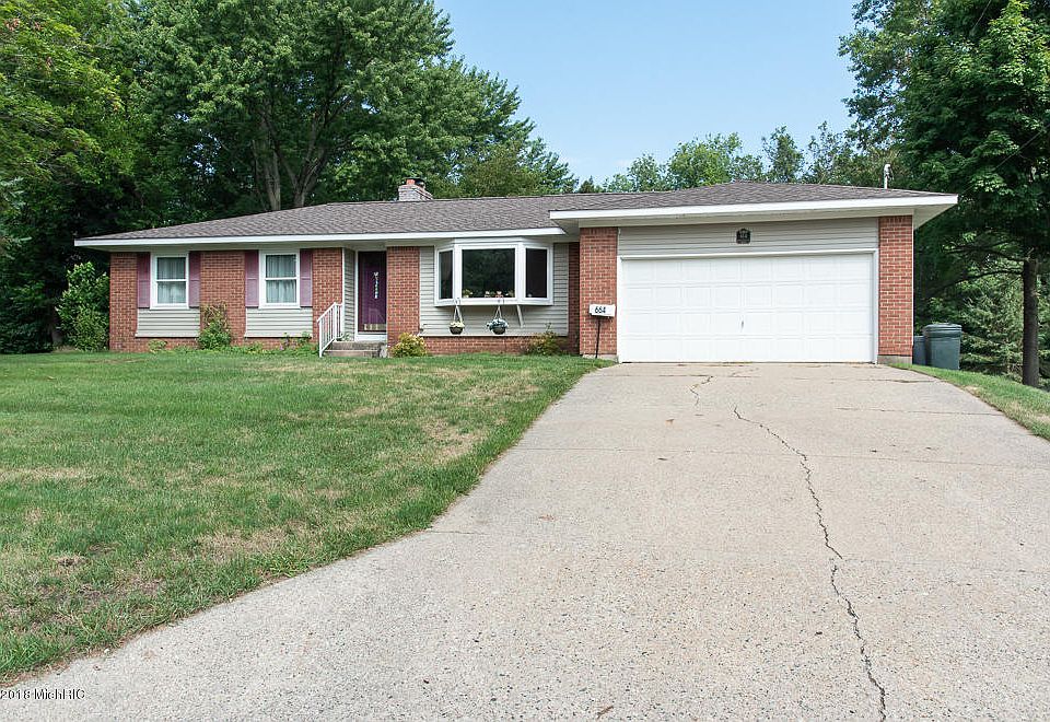 1st image of 664 Knollwood Dr