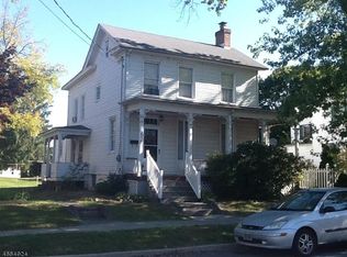 631 Oxford St, Belvidere, NJ 07823