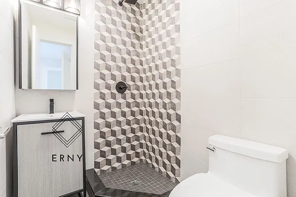 Rented by Pinn Realty | media 4