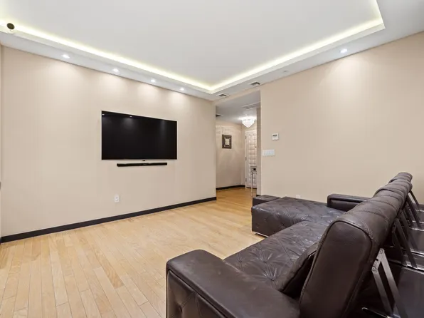 45 Oceana Drive East image 5 of 31