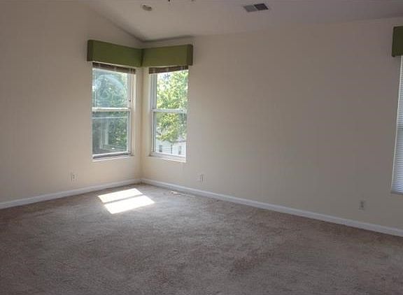 4th image of 426 Attucks St