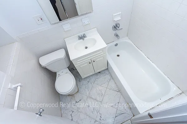 Rented by Copperwood Real Estate | media 8