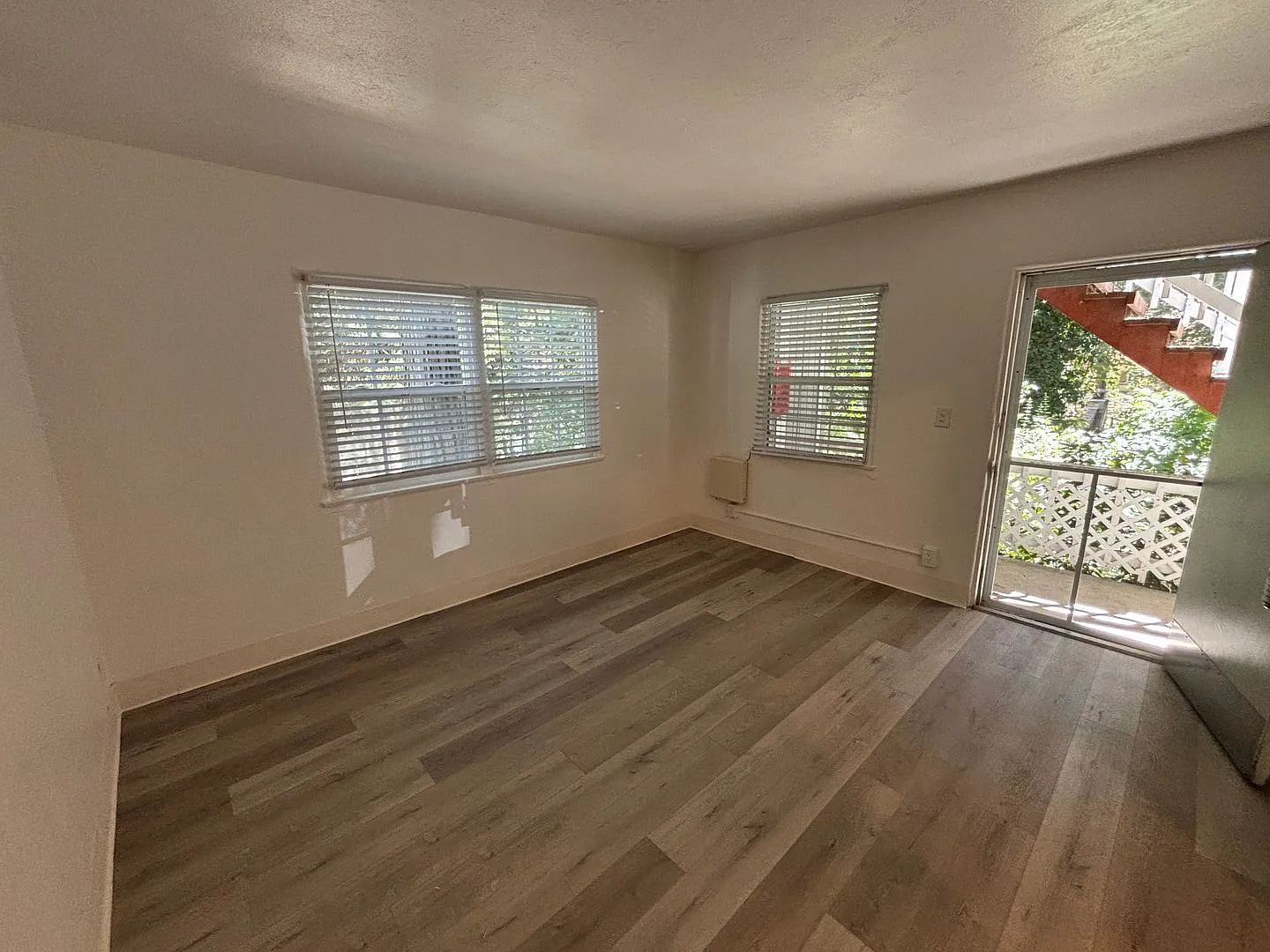 1 bed, 1.0 bath, 500 sqft, $1,250 — Photo 3