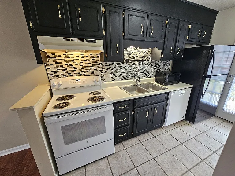 230.5 Lanier Dr #122 — Photo 9