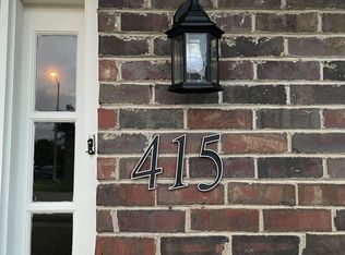 415 Whispering Hills Dr, Lexington, KY 40517