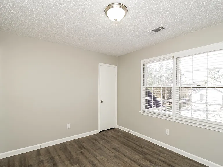 21 Bedford Ct — Photo 11