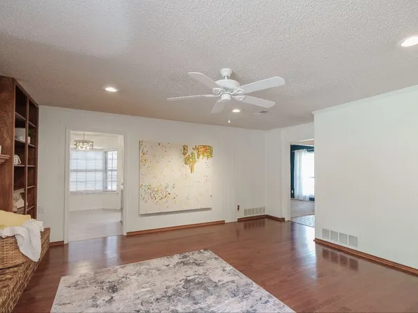 2316 E Windsor Dr, Denton, TX 76209