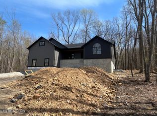 633 Icy Cove Trl, Monterey, TN 38574