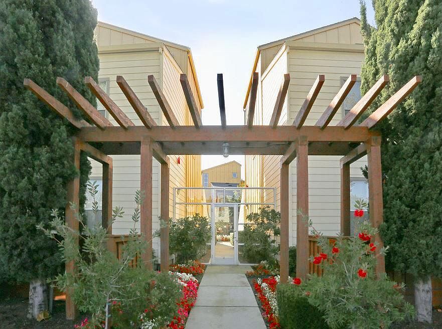 1st image of 4020 El Camino Real #4