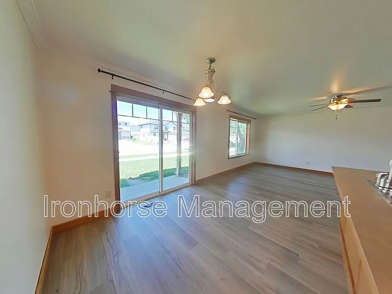 5471 Glenellen Dr #4 — Photo 11