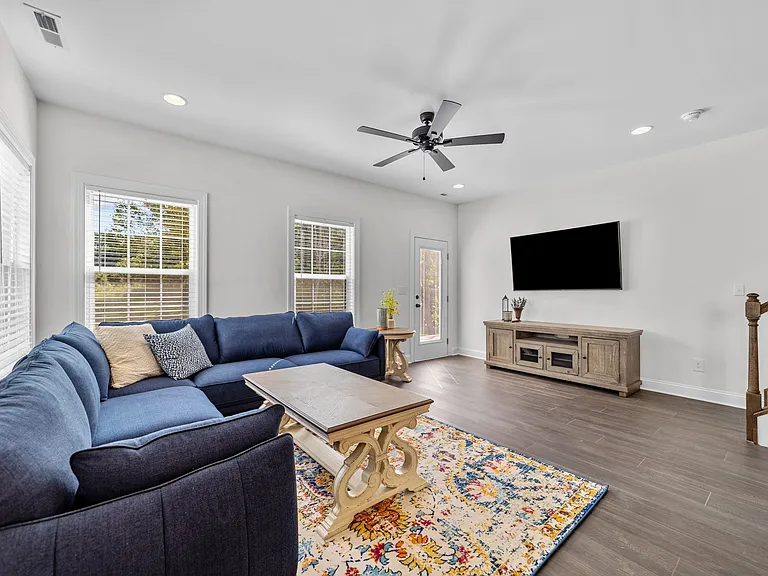 808 Crown Point Dr — Photo 25