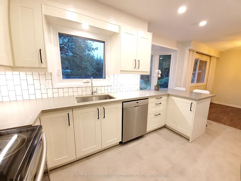 45 Bayview Dr — Photo 1