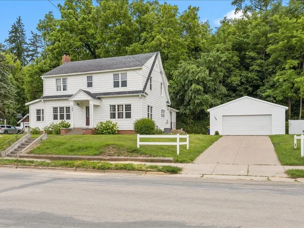 398 E Wall St, Ellsworth, WI 54011