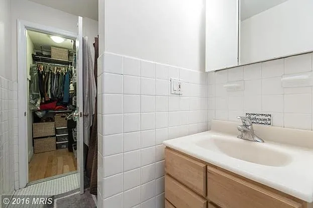 2032 Belmont Rd NW — Photo 10