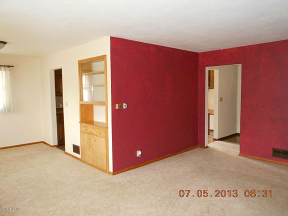 2nd image of 619 S St E