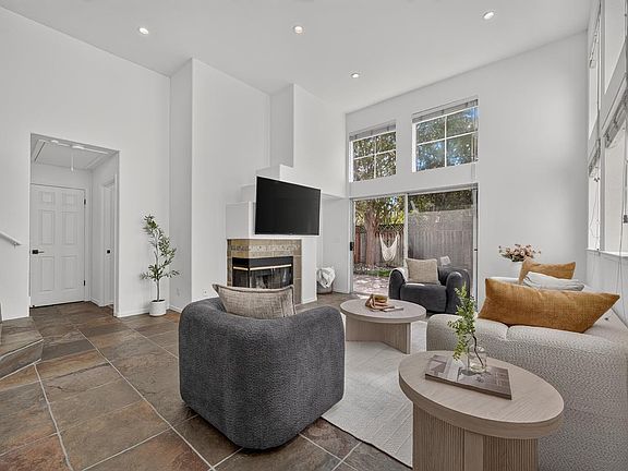5th image of 2046 Rutledge Pl