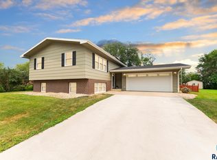 312 S Academy St, Lennox, SD 57039