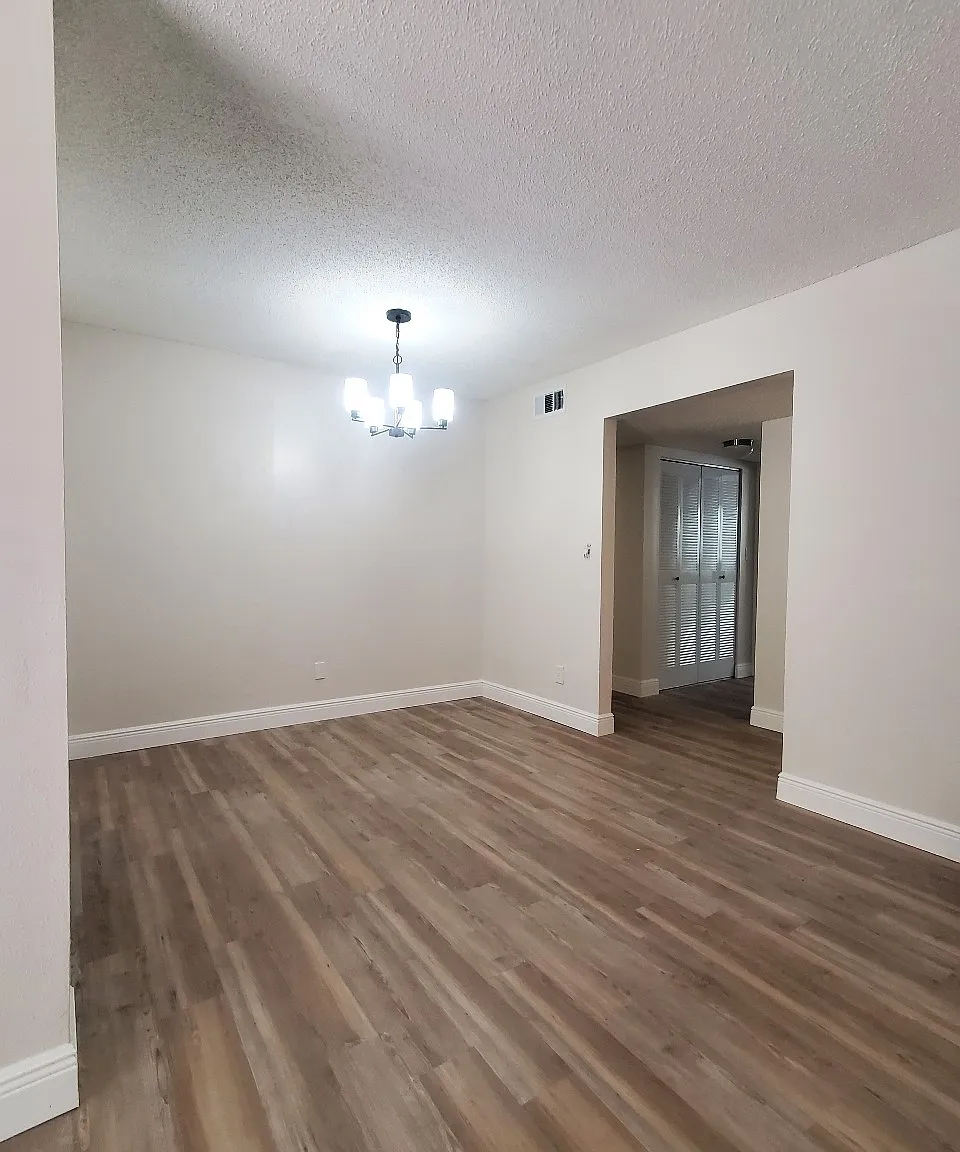 2 bed, 900 sqft, $1,700 — Photo 3
