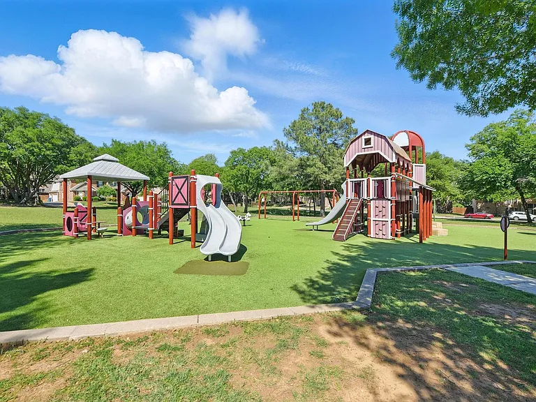 1805 Southwicke Dr — Photo 36